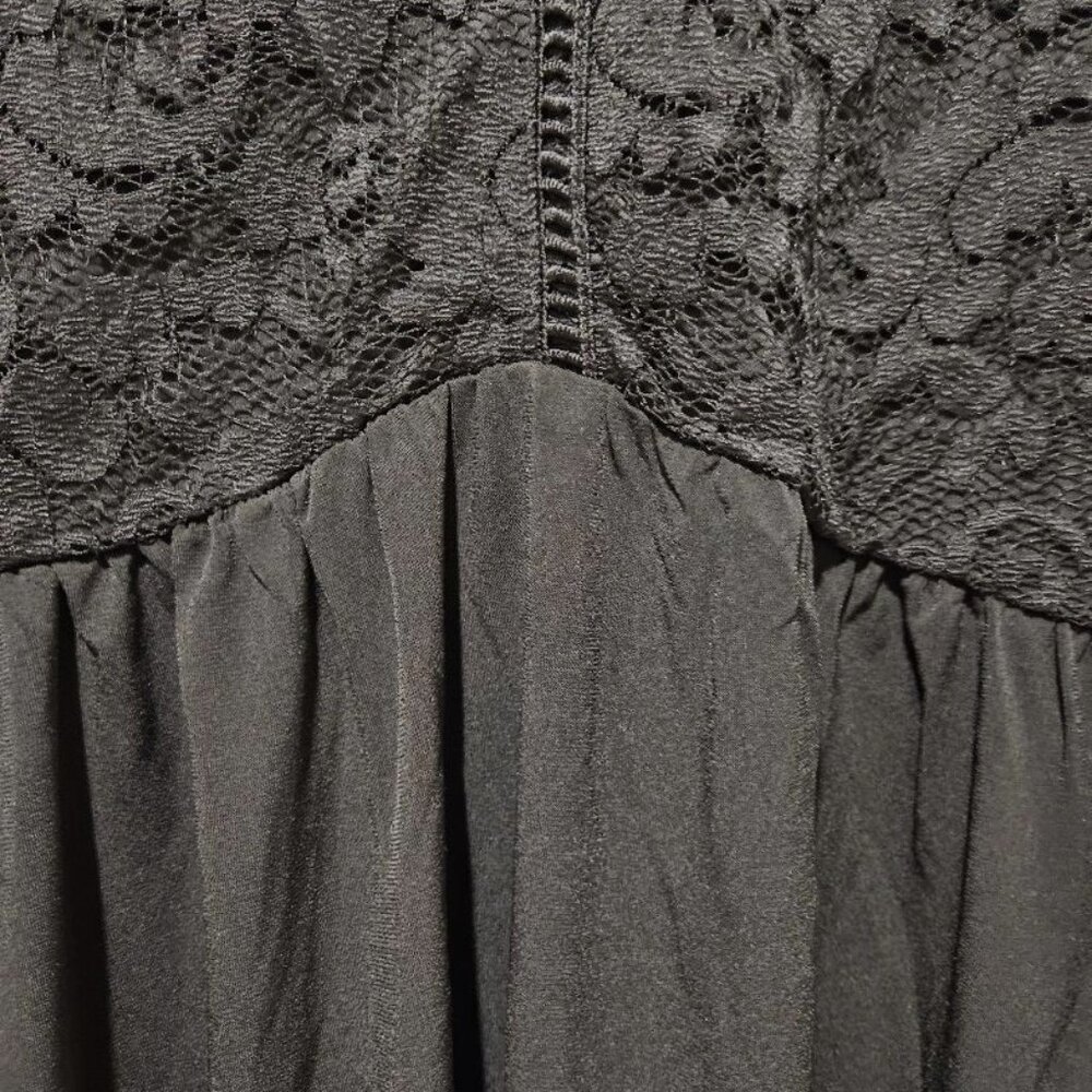 TORRID BLACK LACE BABY DOLL SLEEVELESS KEYHOLE TOP 2 - Picture 4 of 11